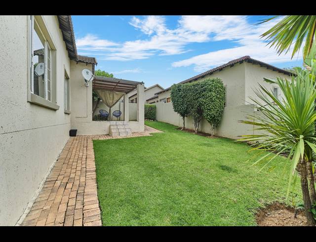3 BEDROOM SIMPLEX FOR SALE IN NORTH RIDING